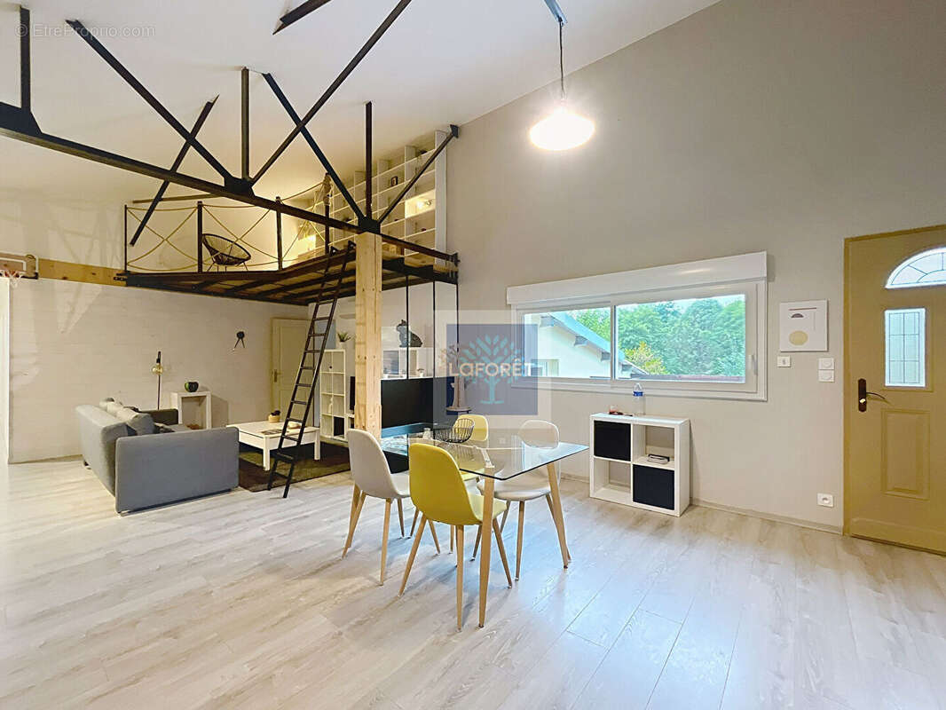 Appartement à SAINT-YZAN-DE-SOUDIAC