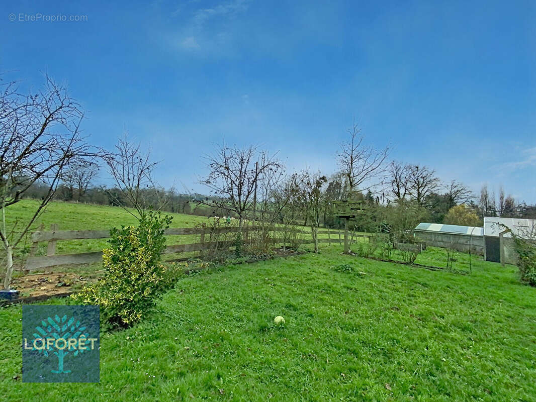 Maison à SAINT-CHRISTOPHE-DES-BOIS