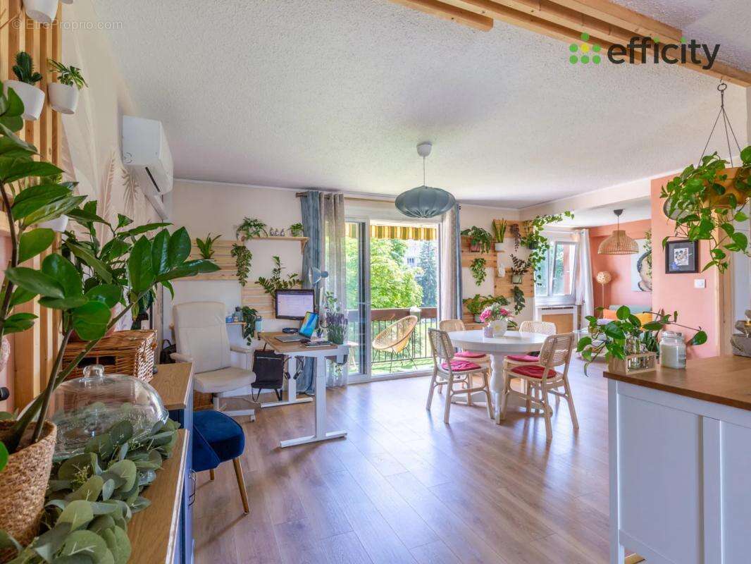 Appartement à BOURGOIN-JALLIEU