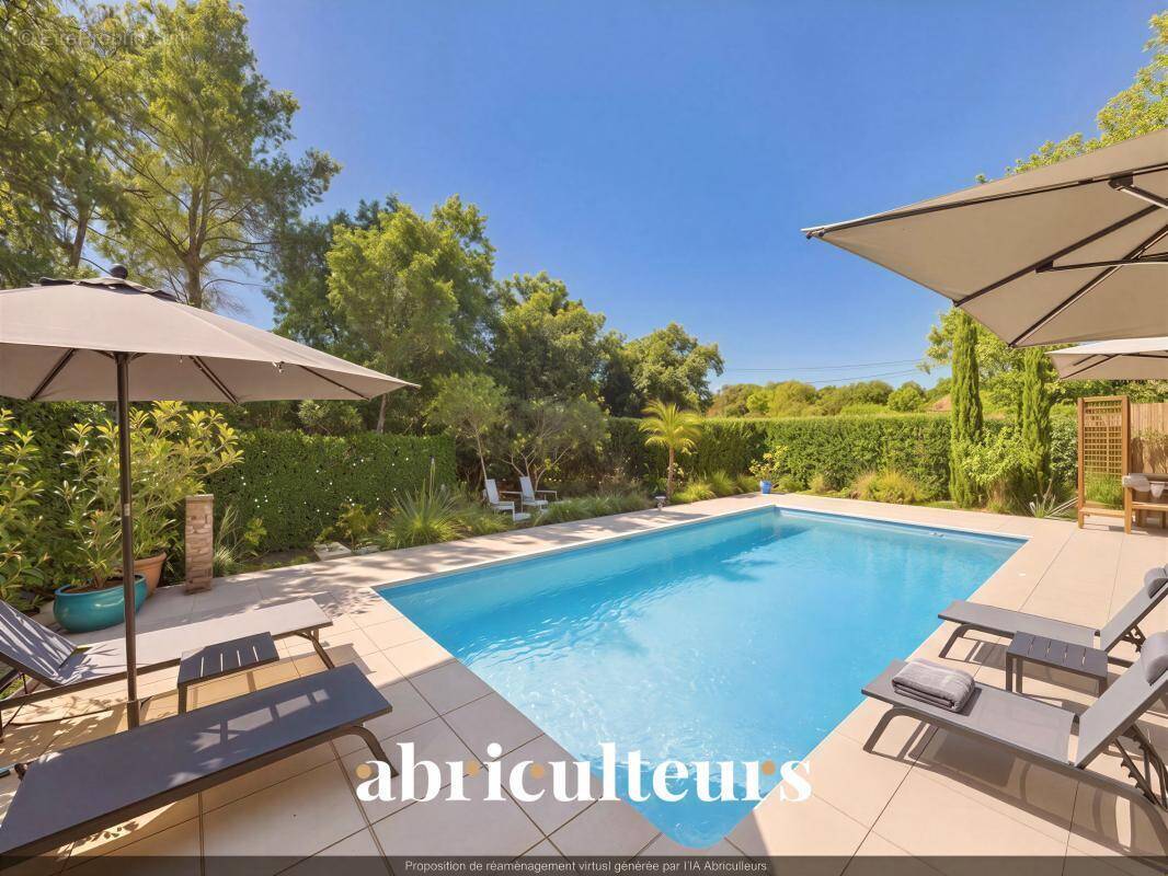Propriété de 260 m² avec deux gîtes  labellisés 4 étoiles en vente à  Aups (83630) - photo 1