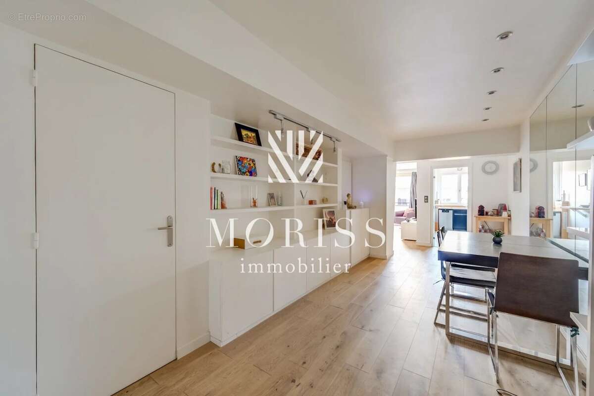 Appartement à PARIS-16E