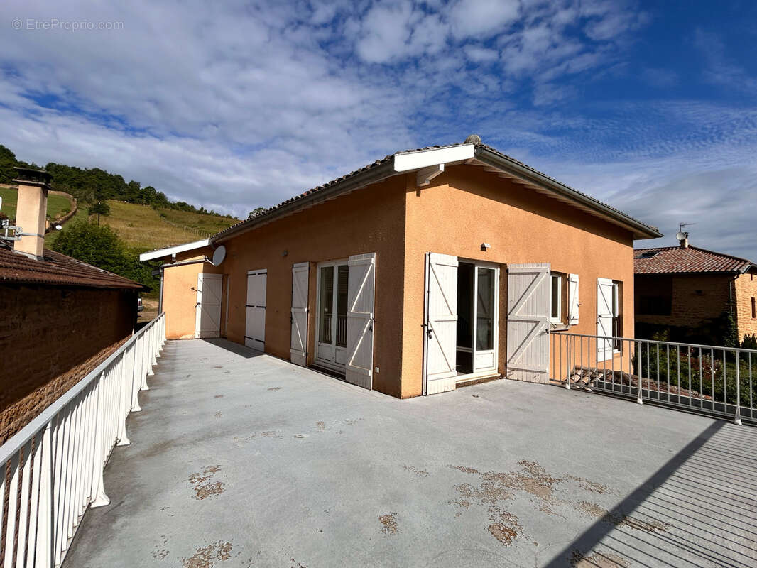 Maison à VILLE-SUR-JARNIOUX