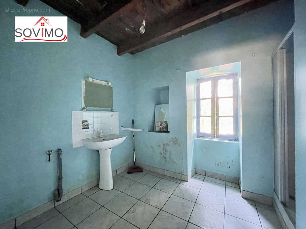 Maison à AVAILLES-LIMOUZINE