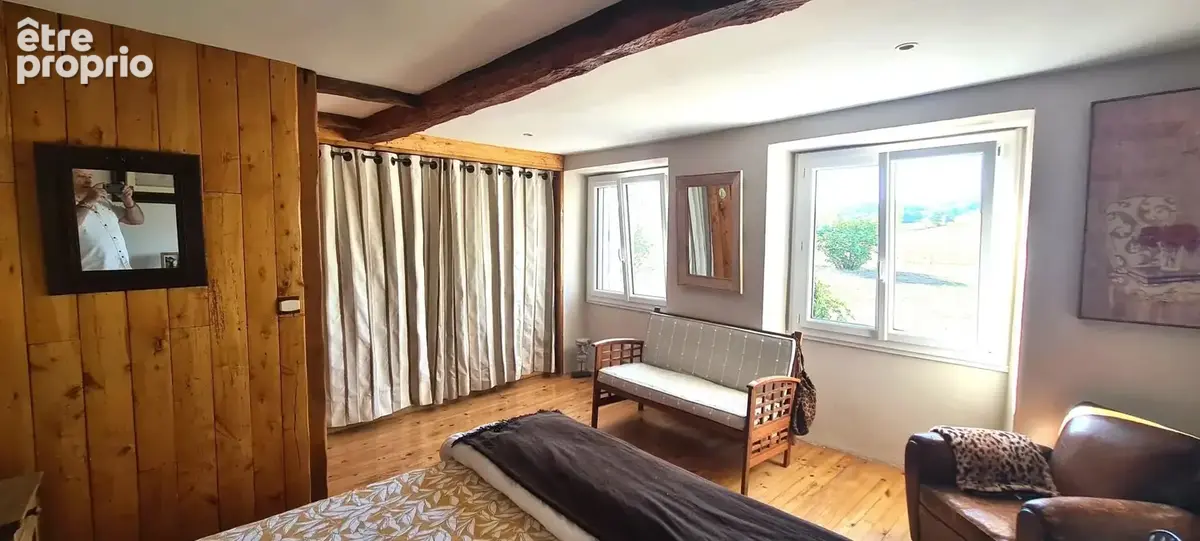 Corps de ferme rénové sur 3857m² de terrain. - photo 17