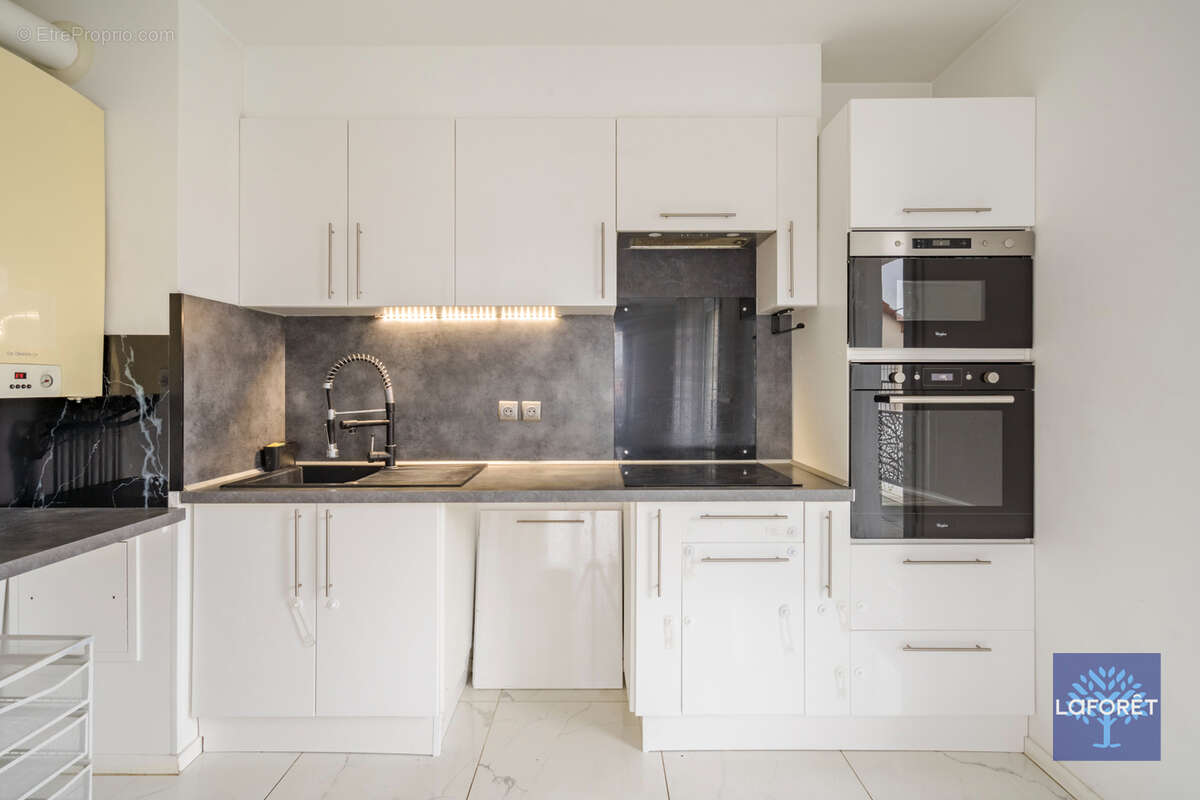 Appartement à LES PAVILLONS-SOUS-BOIS