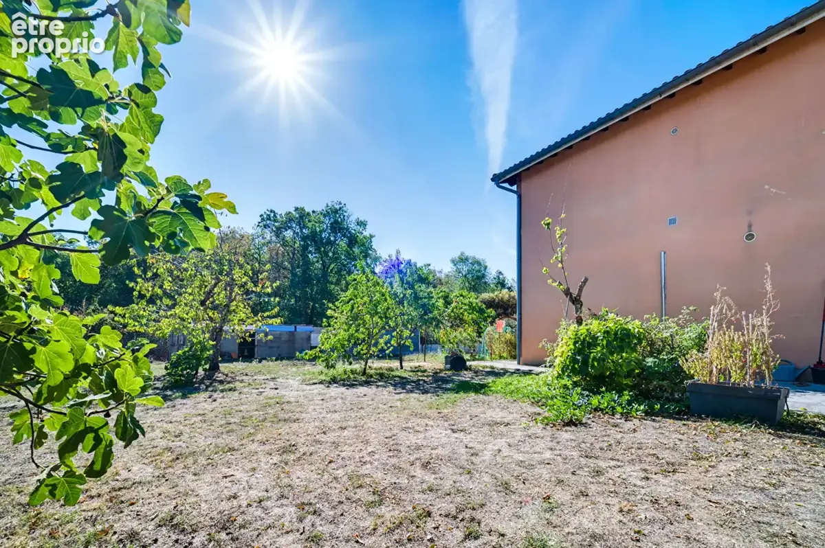 Maison à étage de 200 m² avec Garage et Dépendance de 100 m² + Terrain de 3378 m² - photo 3