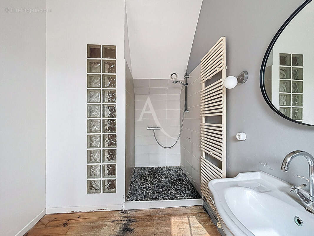 A 20 minutes d'Angers : Belle Longère de 208 m². - photo 10