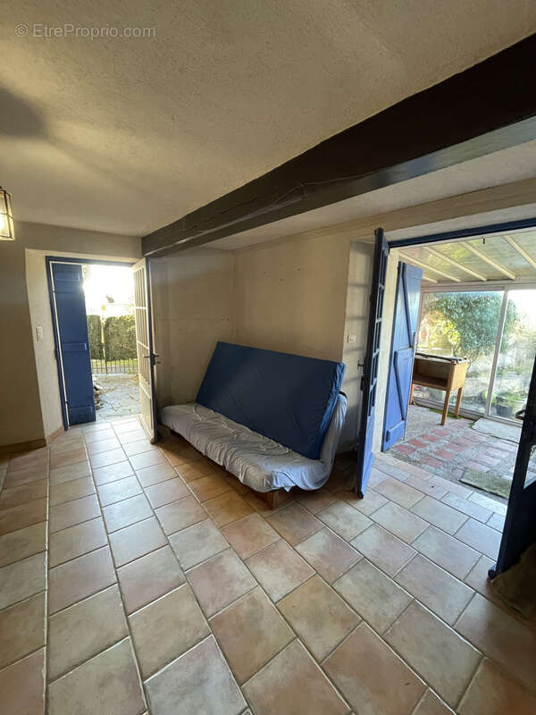 Dans un village de caractère au pied de la Montagne noire  -  Maison de village avec terrassse, jardinet, atel - photo 8