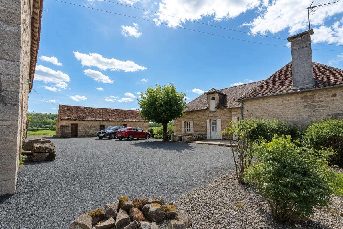 Maison à SEGONZAC