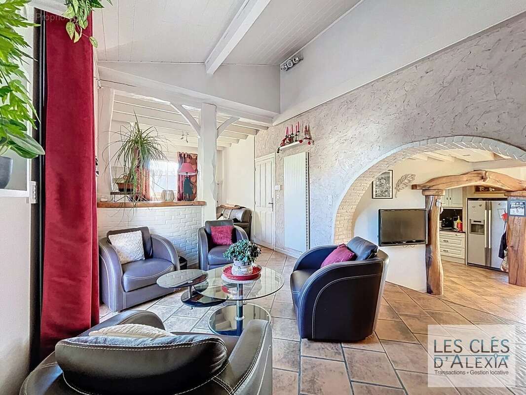 Maison à SAINT-CYR-SUR-LE-RHONE