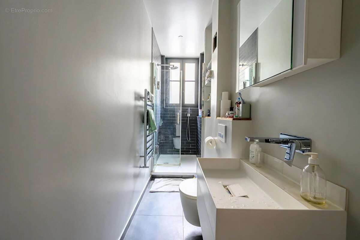 Appartement à PARIS-18E