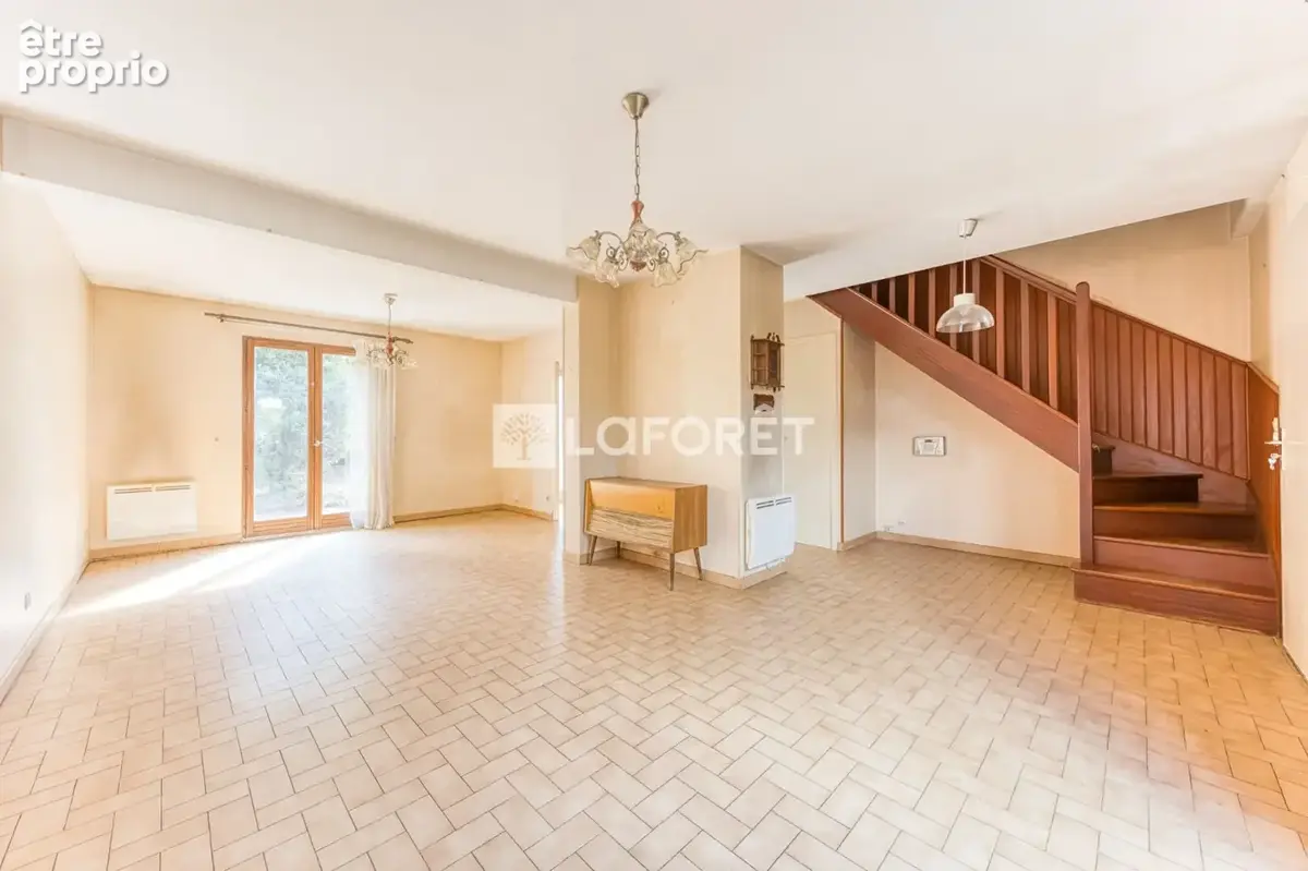 Maison Pontault Combault 5 pièce(s) 100.40 m2 - photo 2