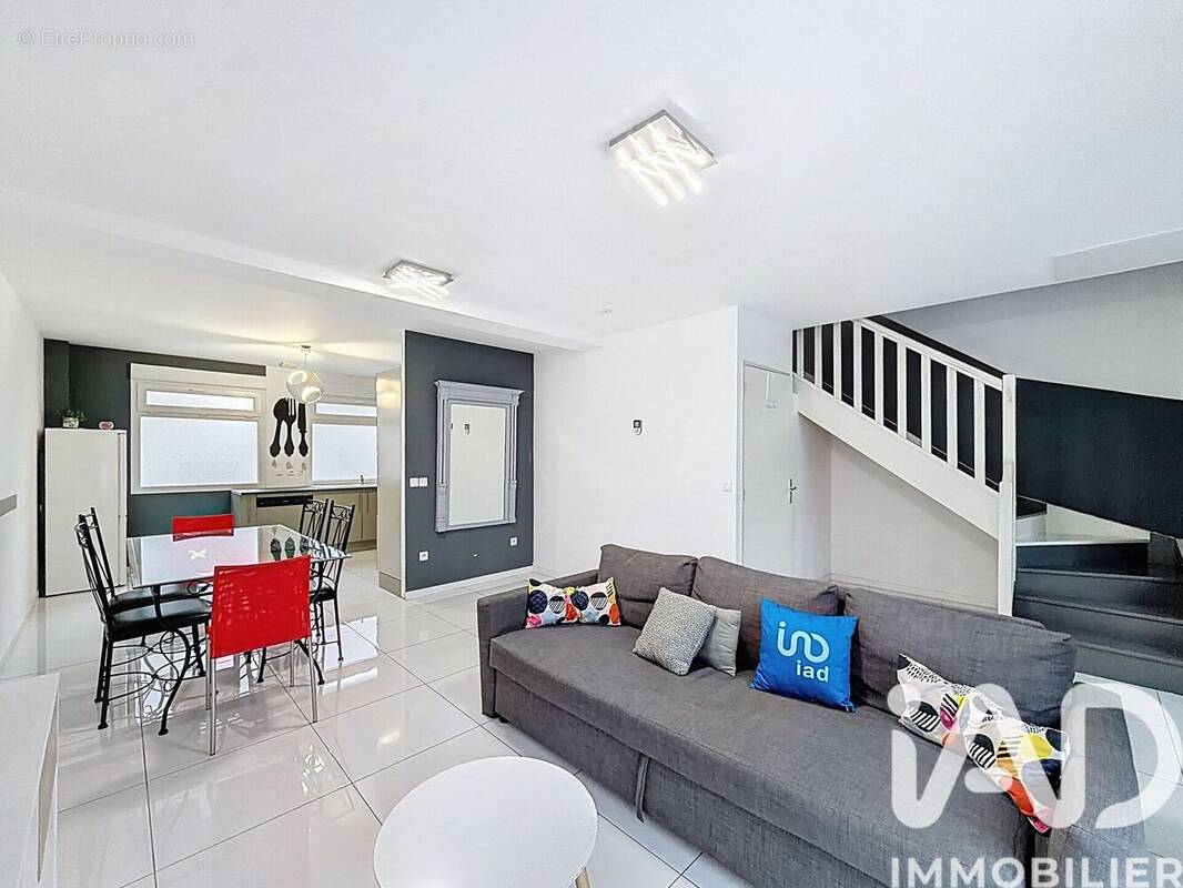 Photo 1 - Maison à MONTEVRAIN