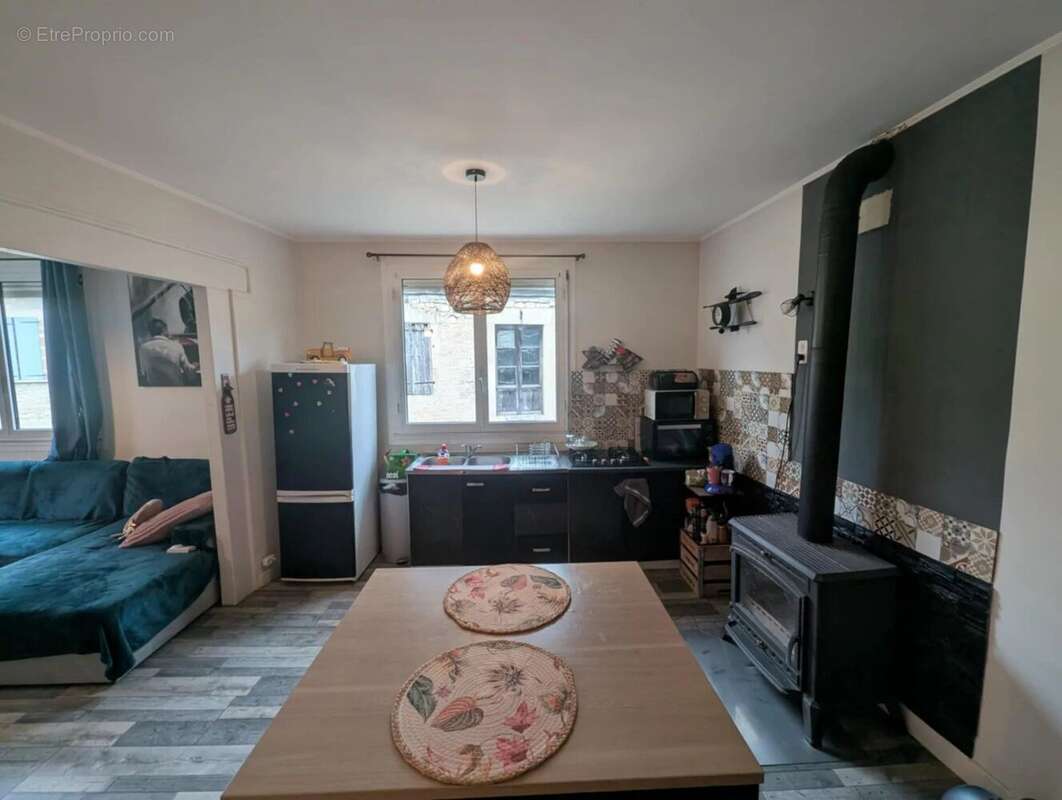 Maison à SALVIAC