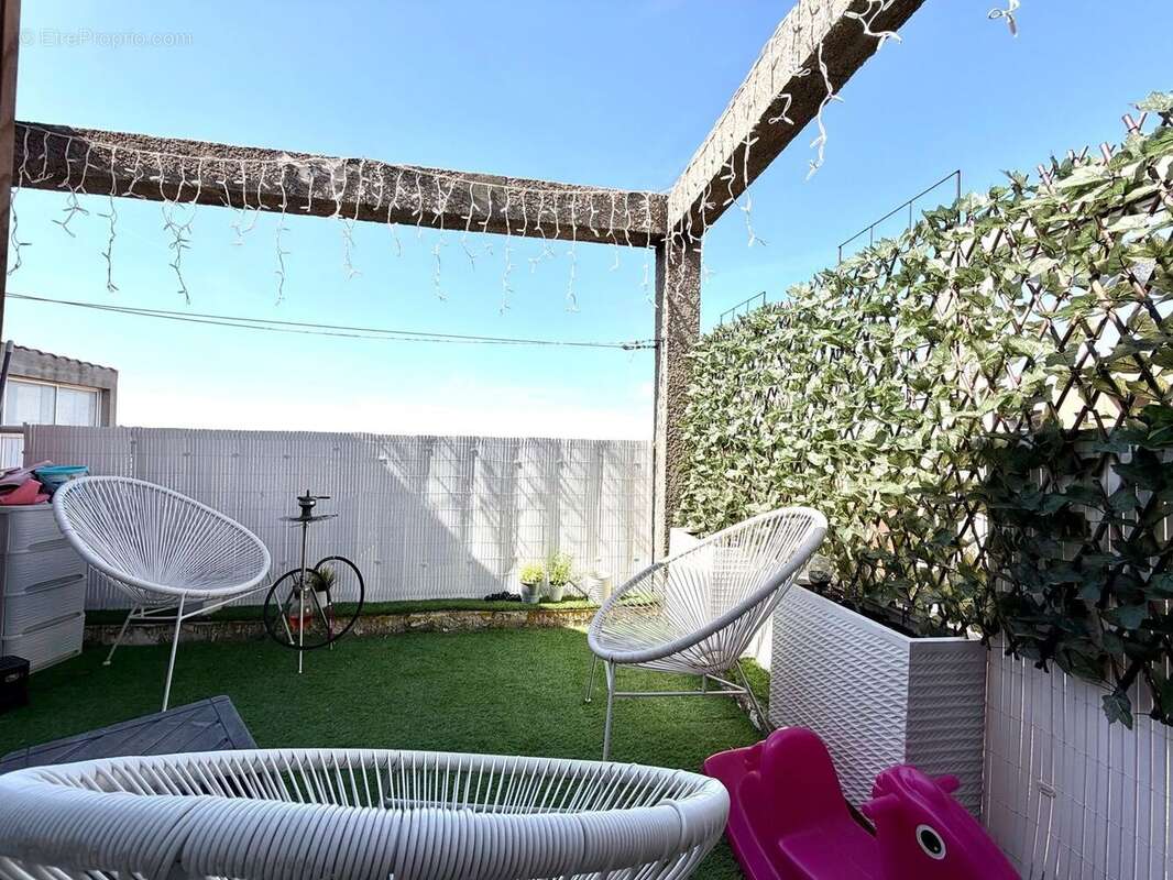 Appartement 66 m² à Vitrolles  - photo 6