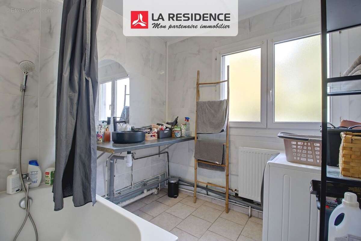 Maison à SAINT-ETIENNE-DU-ROUVRAY