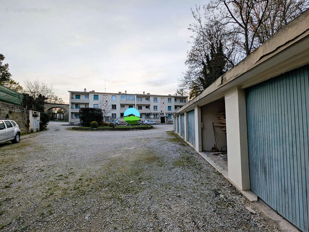 Parking à CARPENTRAS