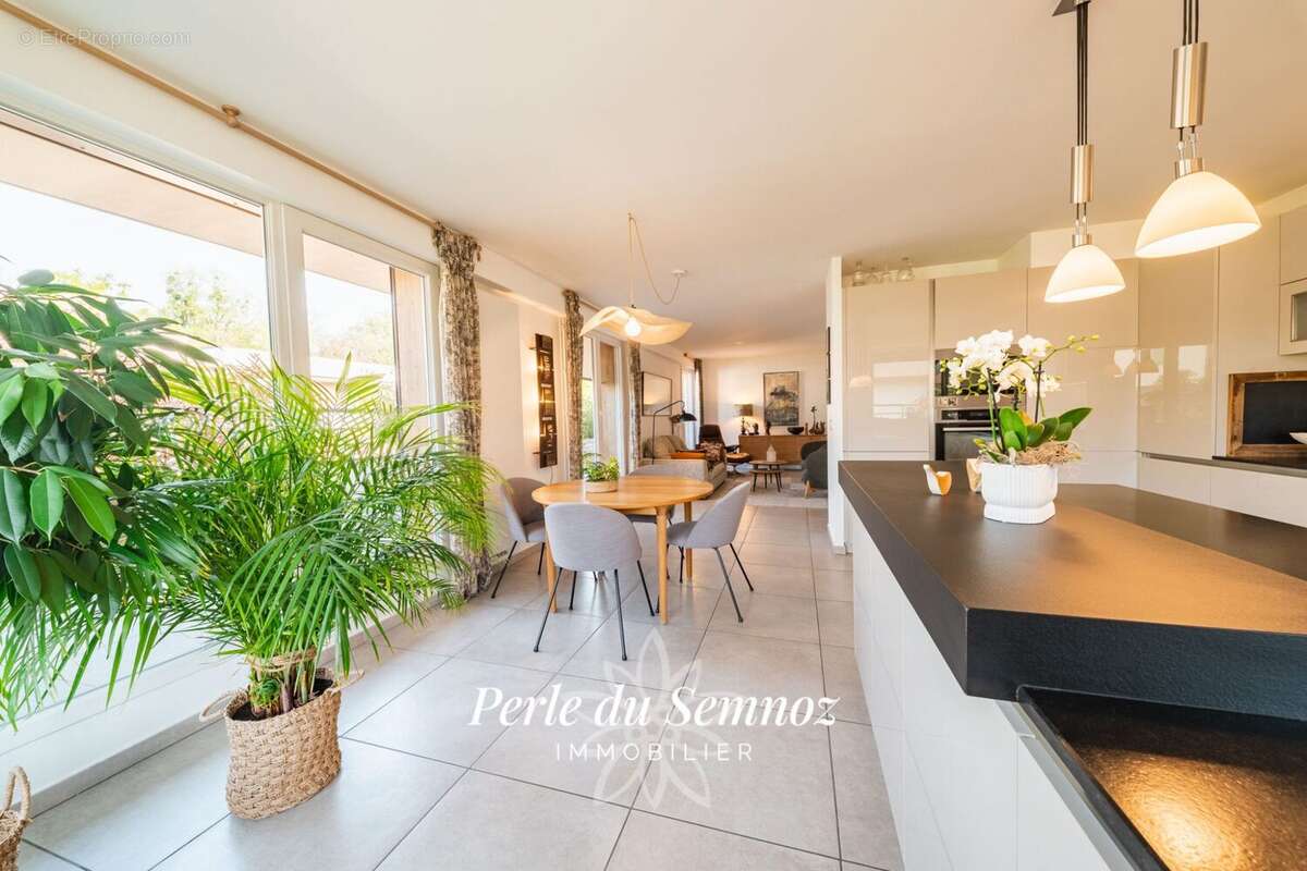 Appartement à SEYNOD