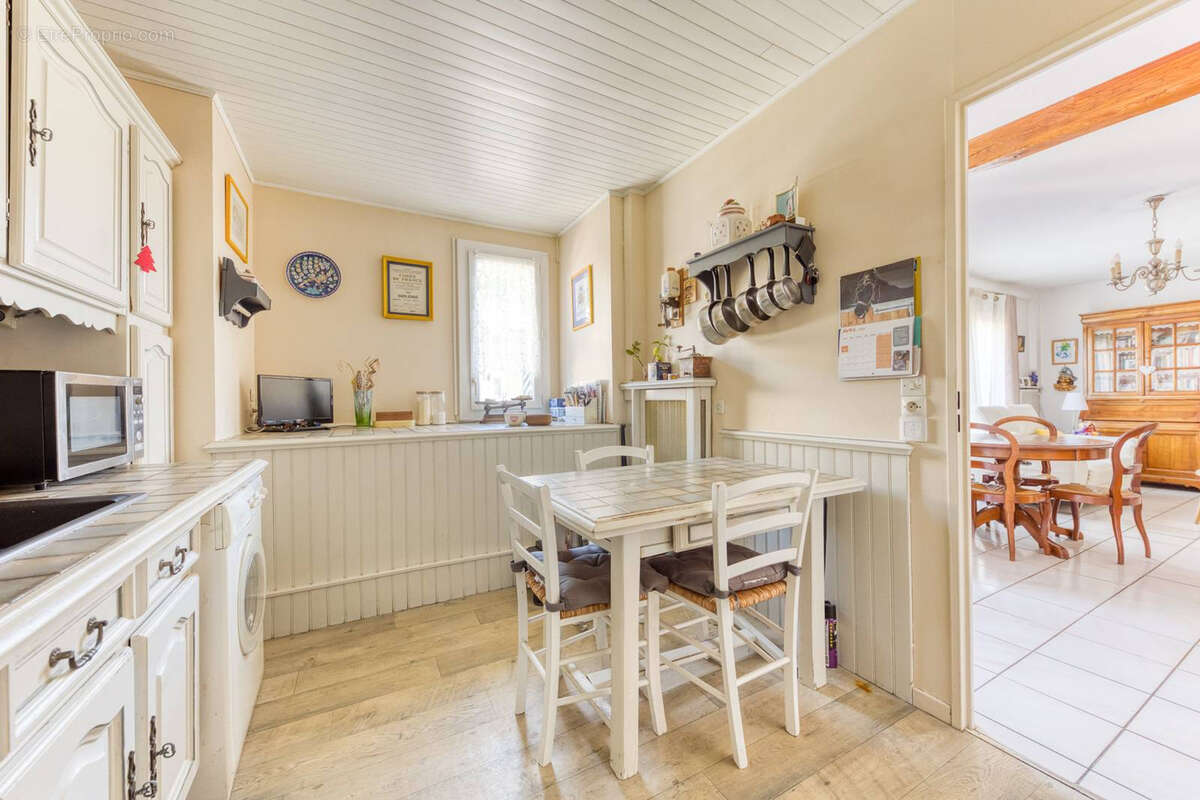 Appartement à EMERAINVILLE