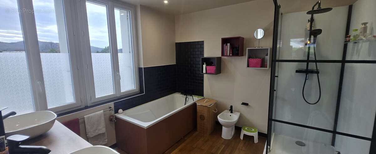 Maison à MONCEAUX-SUR-DORDOGNE