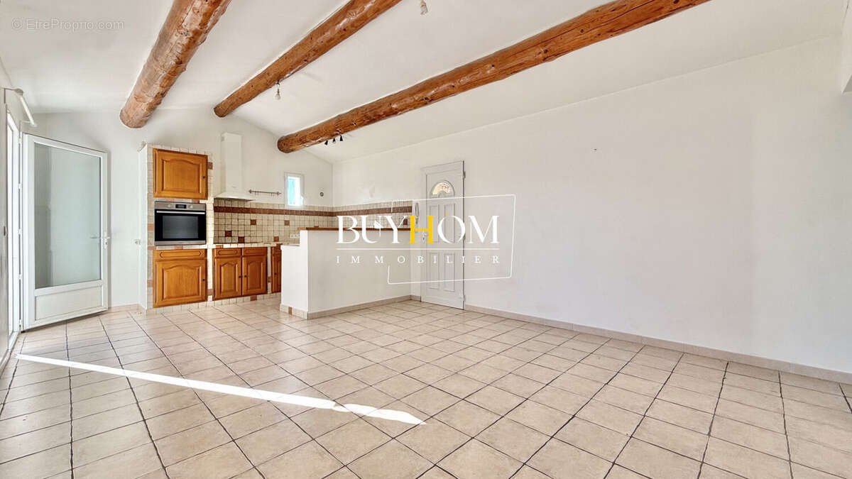 Maison à L'ISLE-SUR-LA-SORGUE