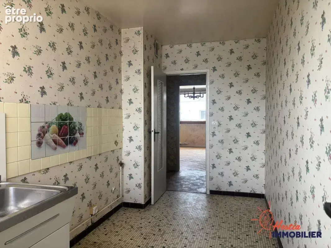 T3/4 de 66 m² avec garage box -- 4ème étage, vue dégagée - photo 13