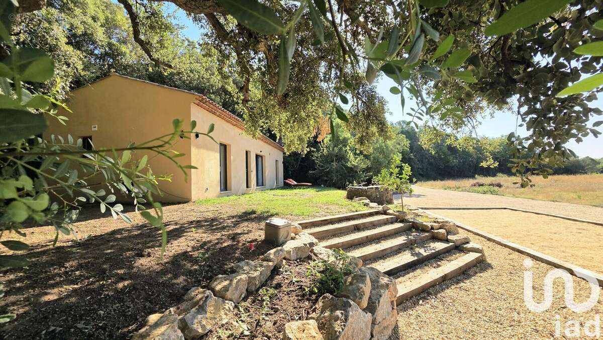 Photo 2 - Maison à ROQUEBRUNE-SUR-ARGENS