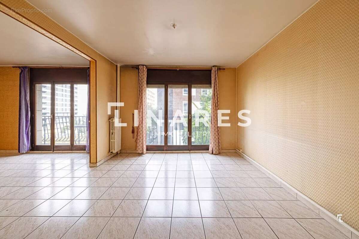 Appartement à MARSEILLE-3E