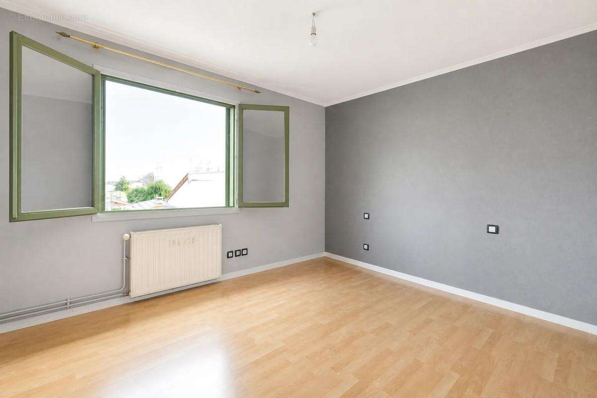 Maison lumineuse 5 pièces avec jardin - photo 5