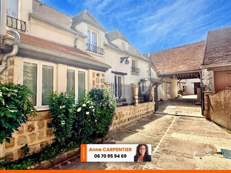 Maison à LA CROIX-EN-BRIE