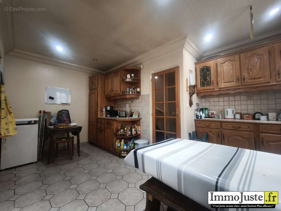 Maison à LE PERRAY-EN-YVELINES