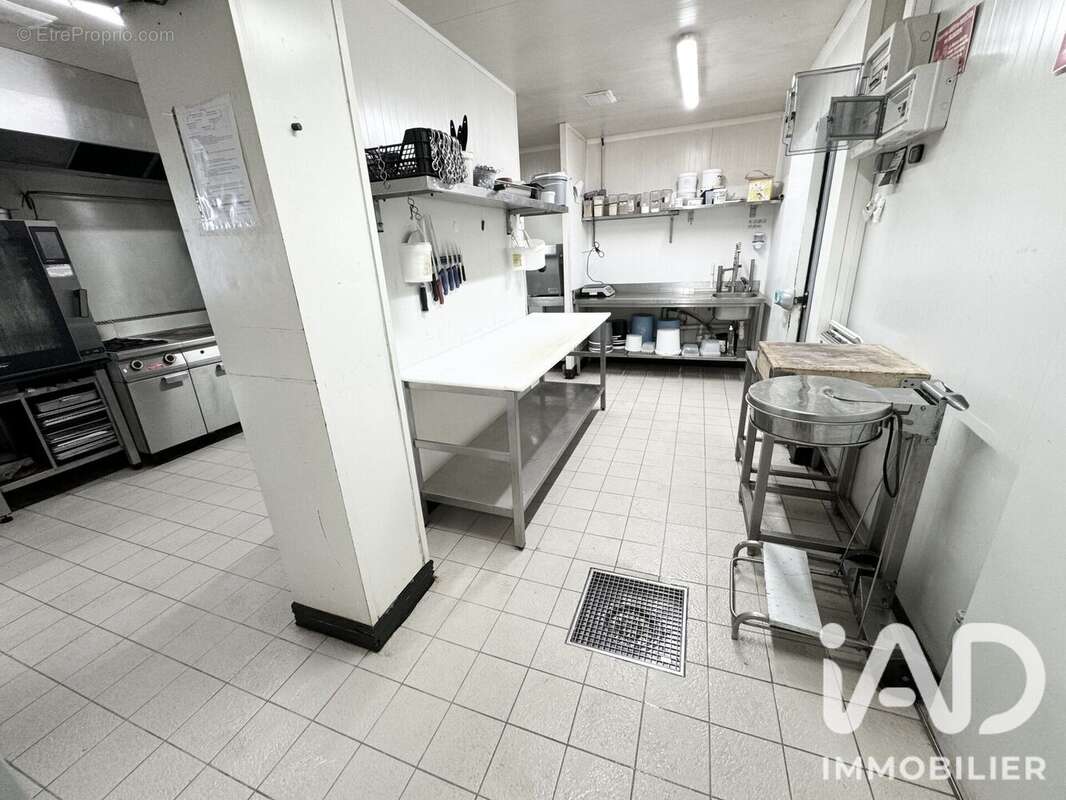 Commerce 140 m² à Sandillon  - photo 7