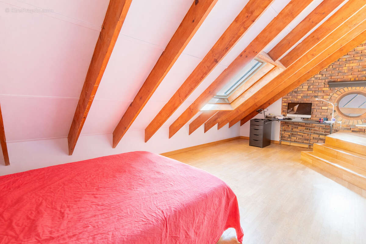 Maison à VERRIERES-LE-BUISSON