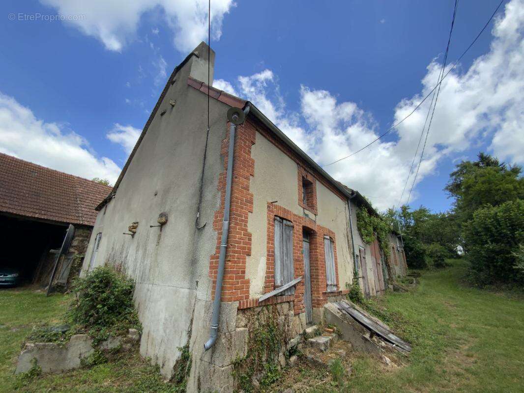 Maison à BONNAT