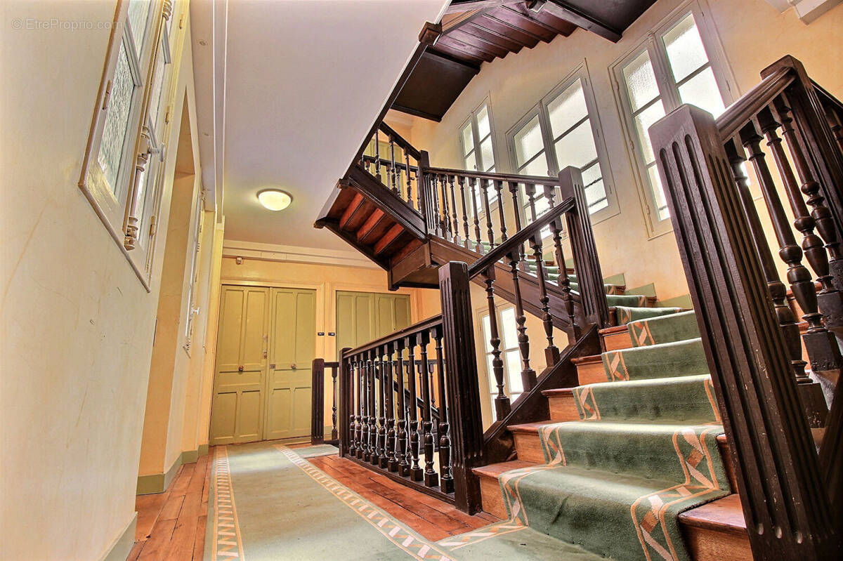 Appartement à PARIS-14E