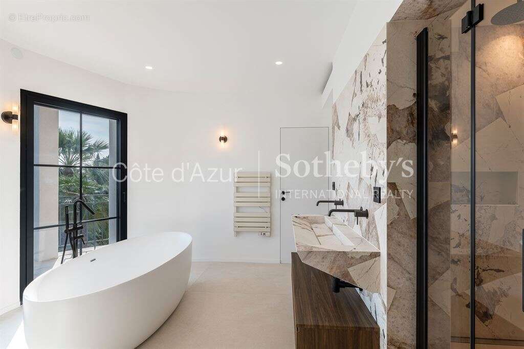 Maison à ROQUEBRUNE-CAP-MARTIN