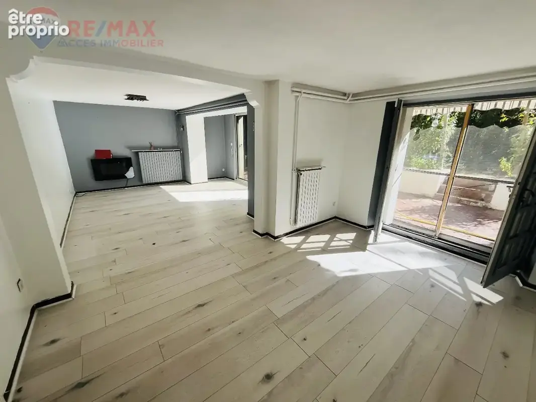 Pavillon 3 faces de type 5 avec garage et jardin - photo 2