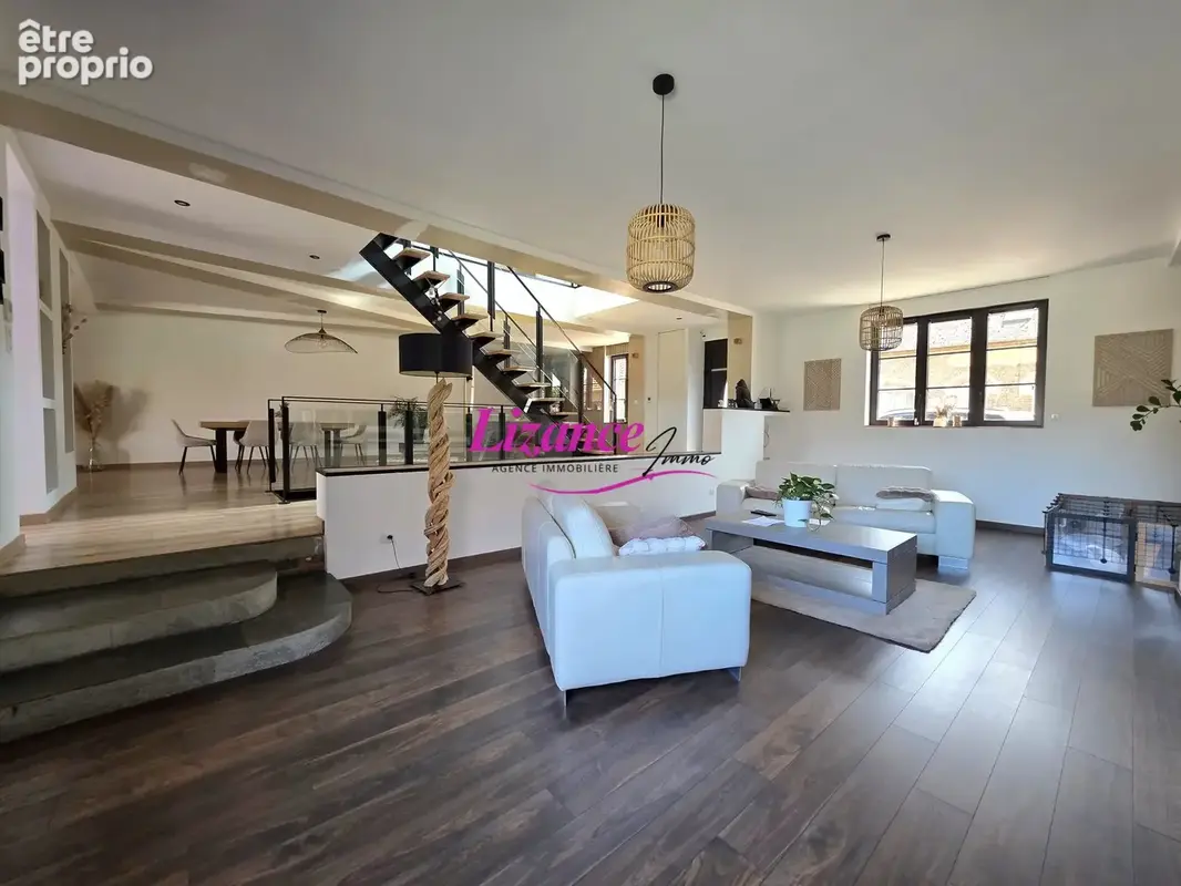 Photo Maison à Queant au prix de 460 000€