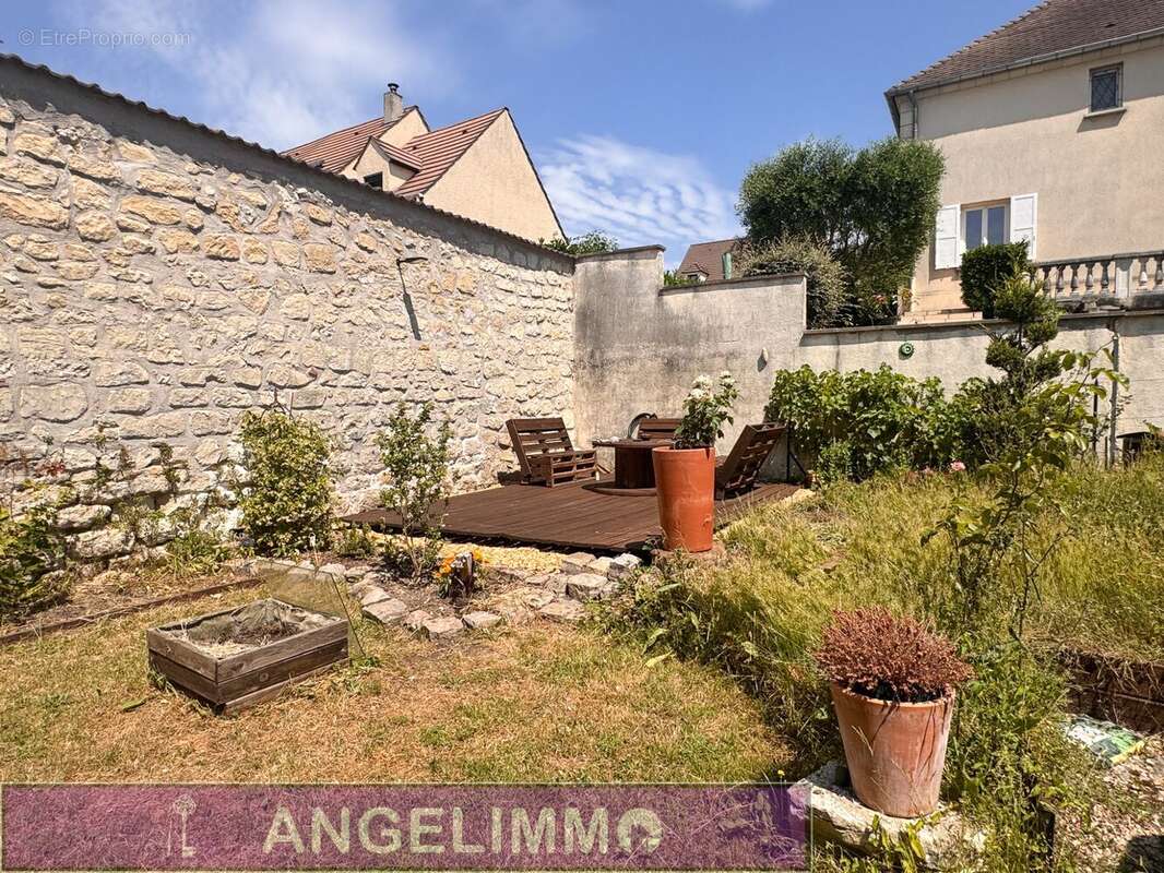 Maison 145 m² à Saint-Leu-La-Foret  - photo 2