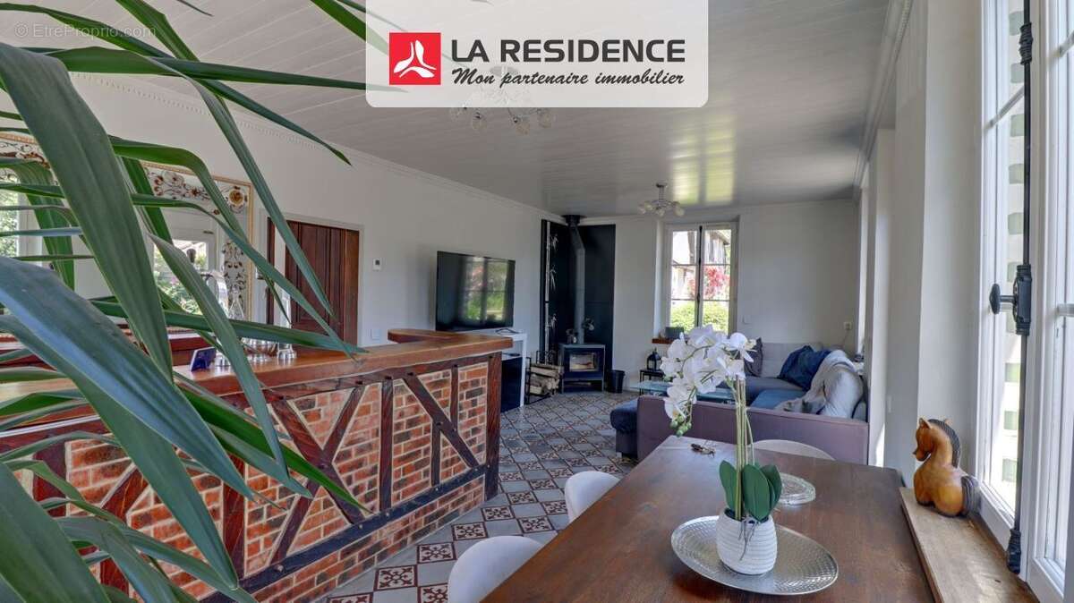 Maison à FORET-LA-FOLIE