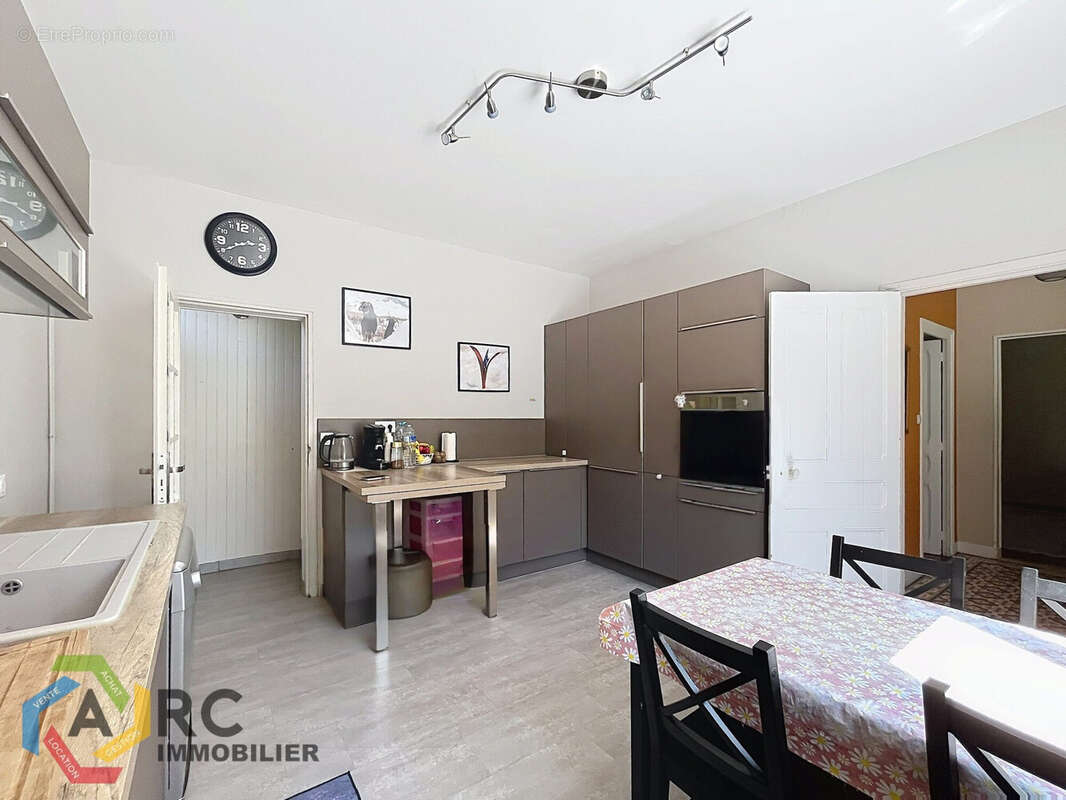 Maison 154 m² à La Chapelle-Saint-Mesmin  - photo 6