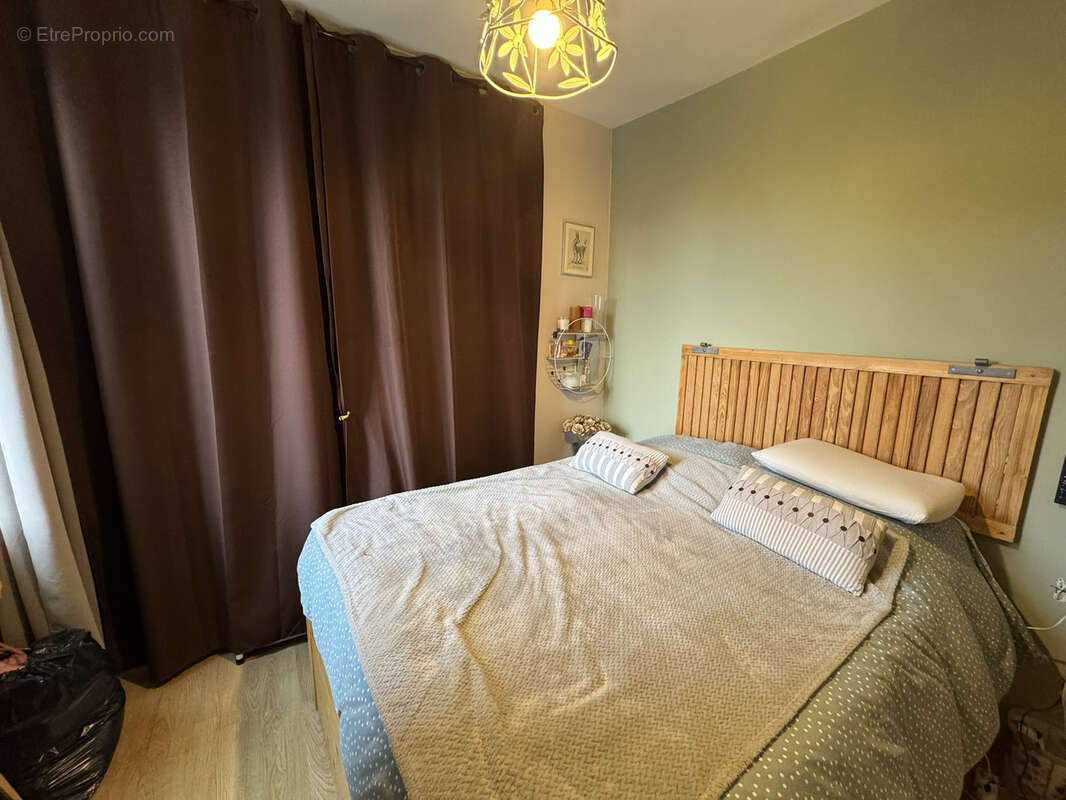 Maison à LA RIVIERE-SAINT-SAUVEUR