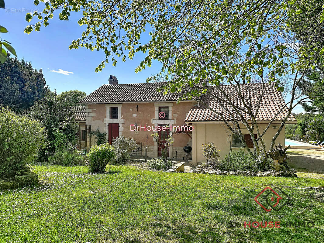 Maison à EYVIRAT