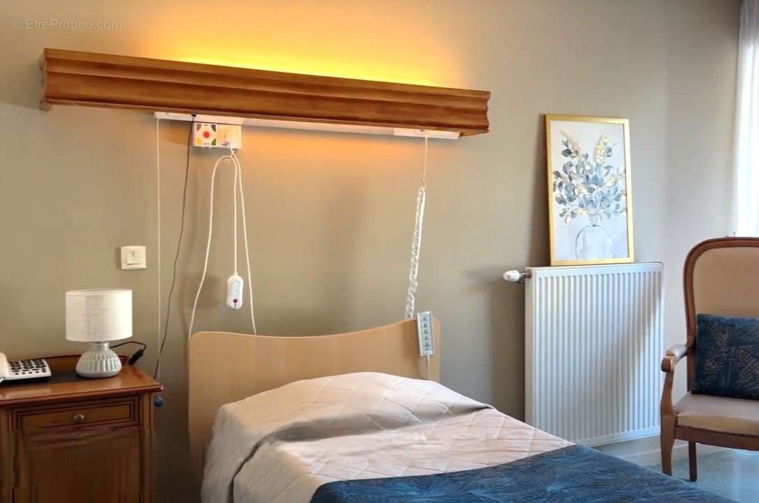 INVESTISSEMENT LOCATIF  Thonon-les-Bains  Résidence EHPAD Omeris Résidence du Léman - 5,40 % de rentabilité - photo 3