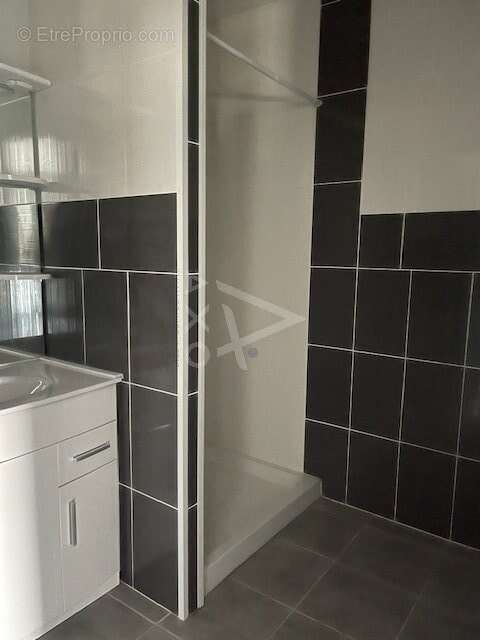 Maison de village appartement f3 renove 57 m² + 58 m² en rdc a amenager - photo 7