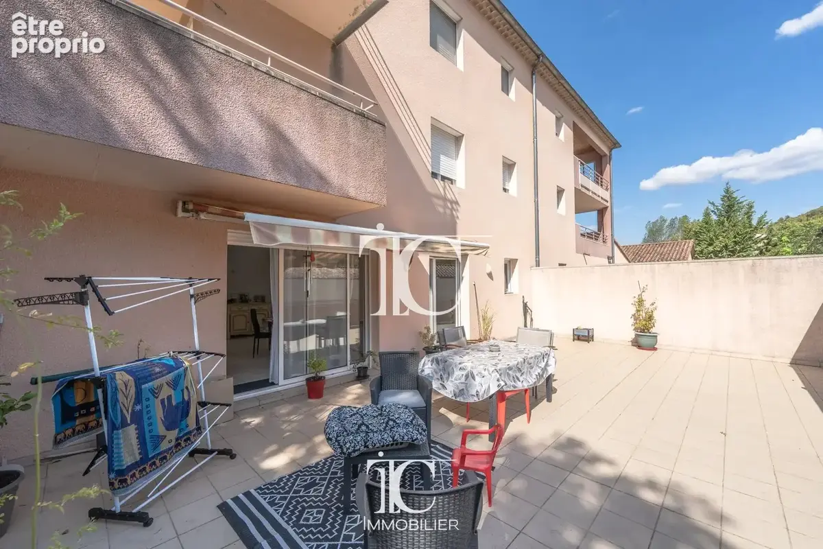 Appartement de 59 m² avec terrasse de 60 m² et garage  au cur des vans - photo 11