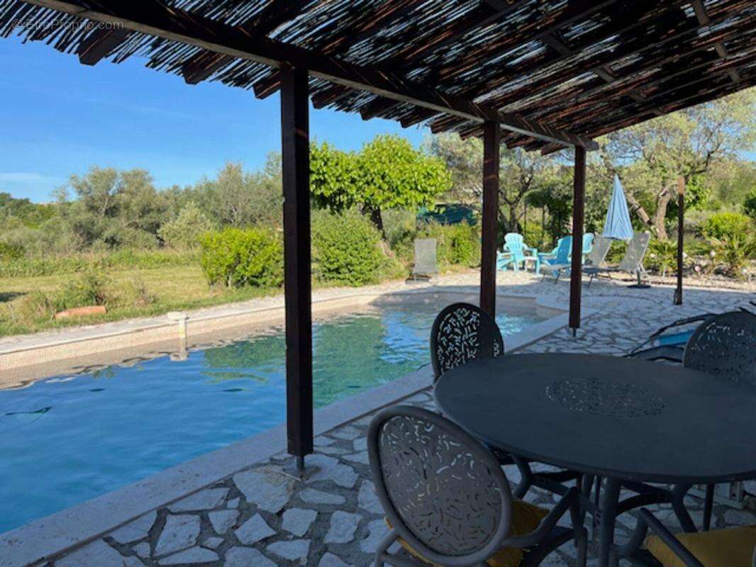 Maison en pierre avec piscine sur 8500 m² de terrain Bessas 10 pièce(s) 244 m2 - photo 16