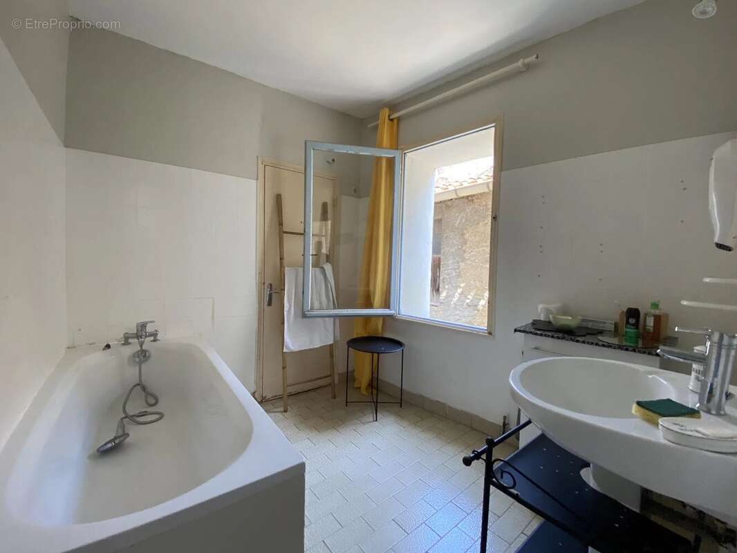 Grande maison de village avec 5 chambres et garage - photo 7