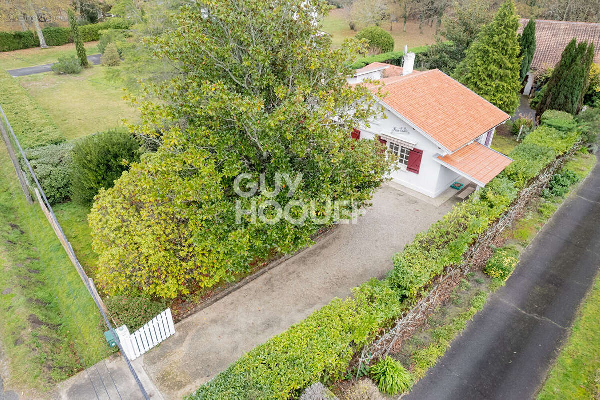 Maison à PARENTIS-EN-BORN