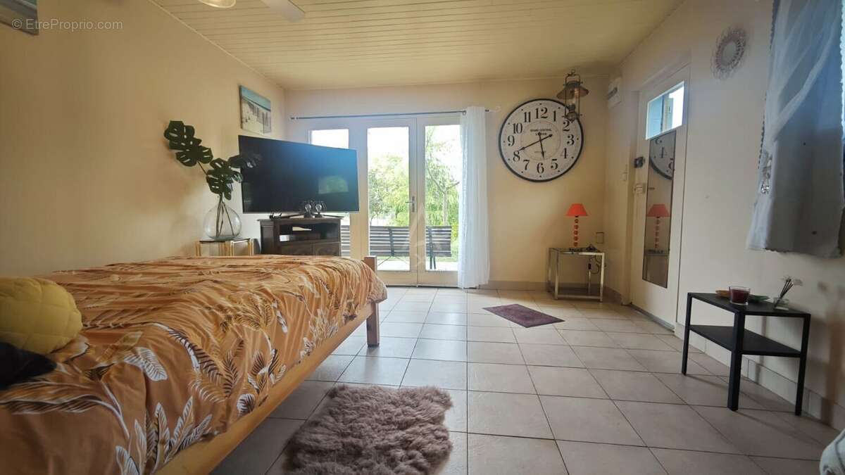 Maison à SAINTE-EULALIE-EN-BORN